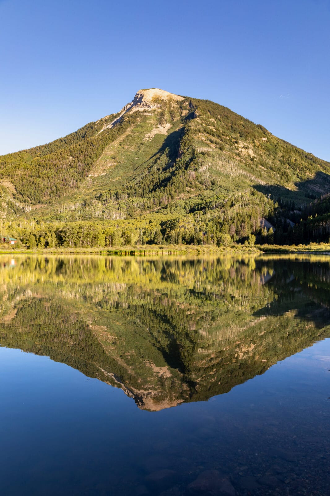 environment-mountain-reflected-lake-beaver-colorado